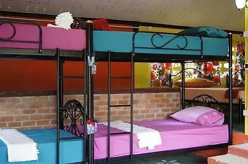 קאו לק Dorm Des Fleurs Hostel תאילנד